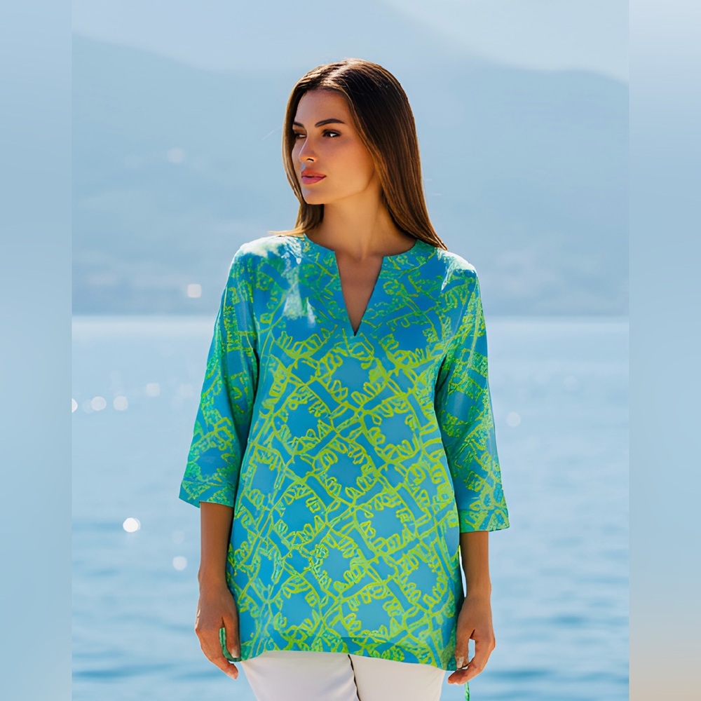 EUC Lilly Pulitzer SZ SMALL green/blue “Lily logo”tunic top with side ties